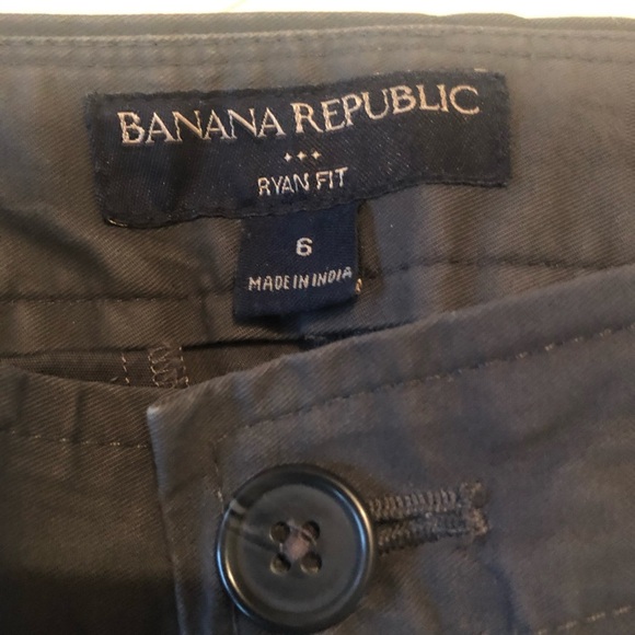Banana Republic Mid-Rise Ryan Fit Cargo Pants - Straight Leg Size 6 - Picture 3 of 4